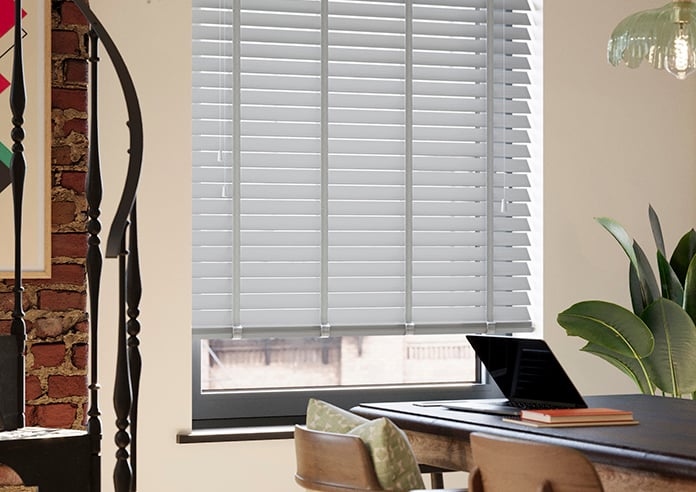 Ecowood Deluxe, Tranquil Grey Fine Grain - Motorised Venetian Blind - Image 5